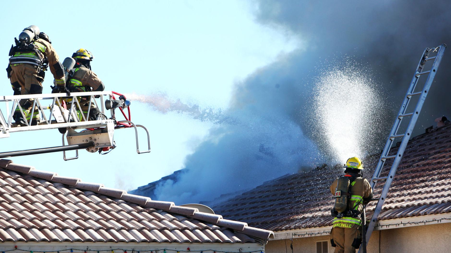 Tucson house fire leaves 1 dog dead, displaces couple